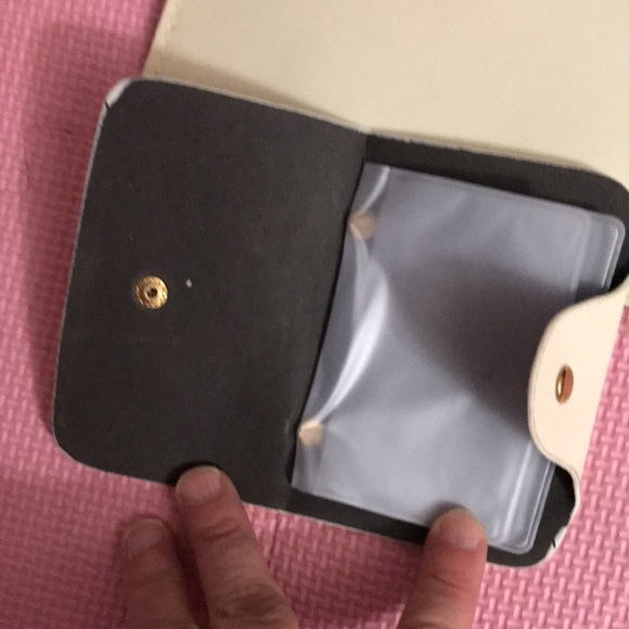 Disney’s Mickey Mouse Small Travel Bag with credit card holder - Picture 6 of 7